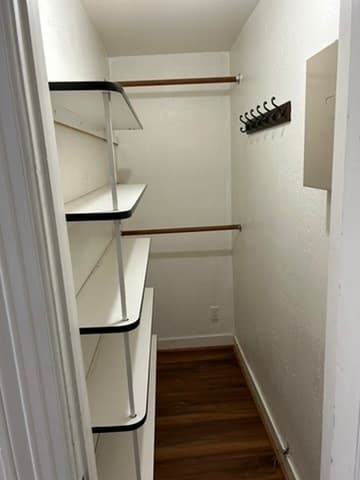 Building Photo - 125 W Cedar St