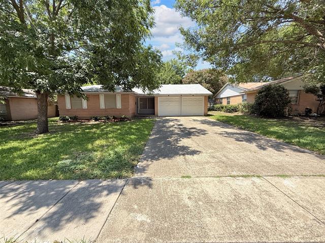Primary Photo - 3533 Antilles Dr