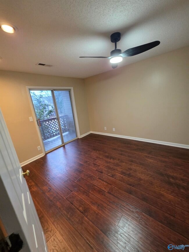 Building Photo - 1127 Stones Throw Dr NW