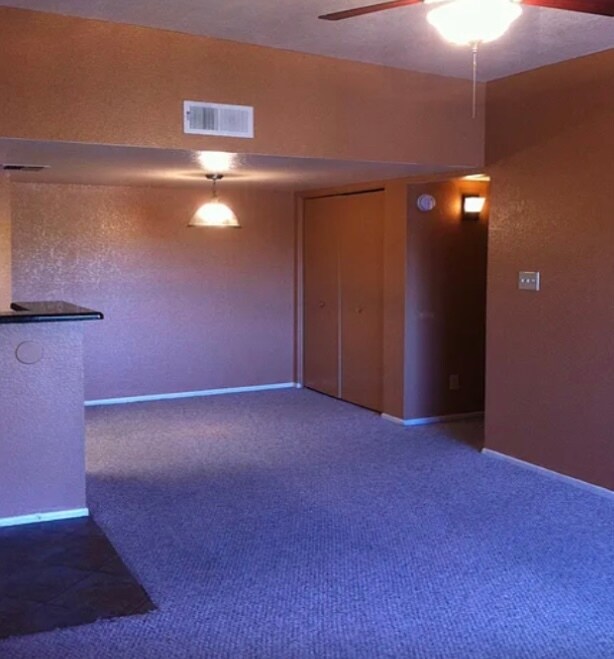 Dining - 5757 W Eugie Ave