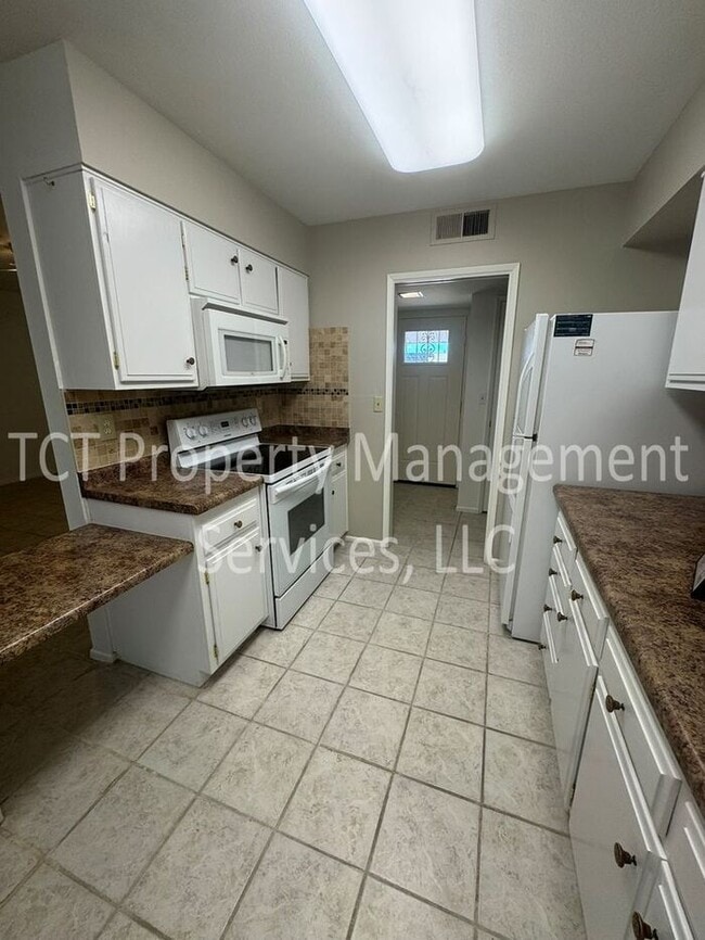 Building Photo - Sun City Home on Large Cul-de-sac lot