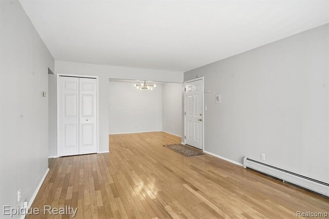 Building Photo - 2400 Parmenter Blvd