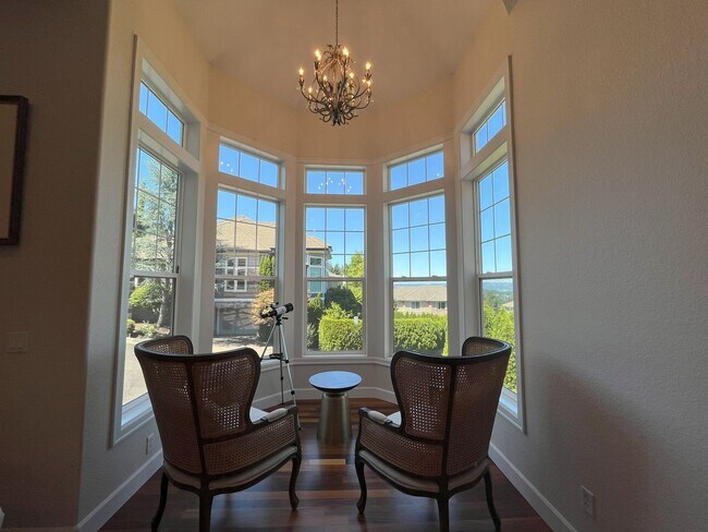 Building Photo - Elegant 4-Bedroom Luxury Home with Panoram...