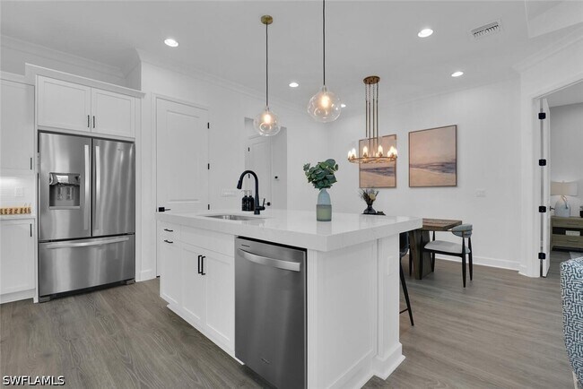 Building Photo - 7242 Saona CT