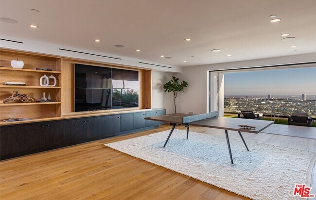 Building Photo - 8366 Sunset View Dr