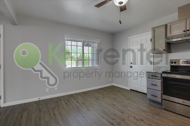 Building Photo - 8256 Manhart Dr