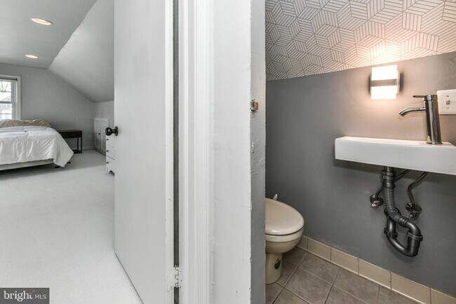 Building Photo - 7308 Poplar Ct