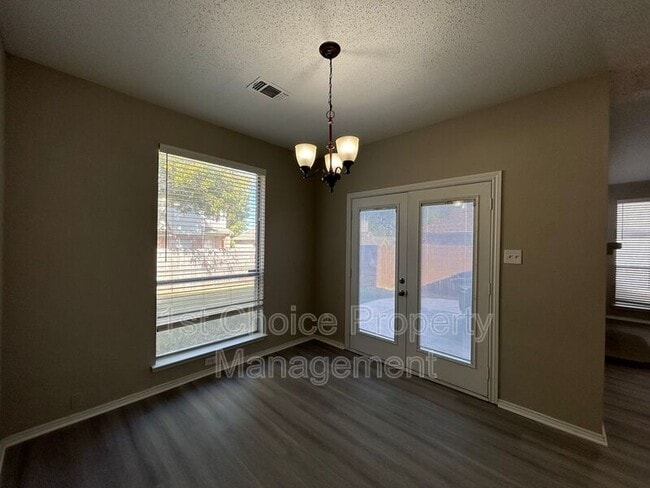 Building Photo - 4805 Misty Ridge Dr