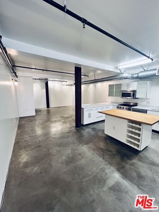 Building Photo - 1046 Princeton Dr