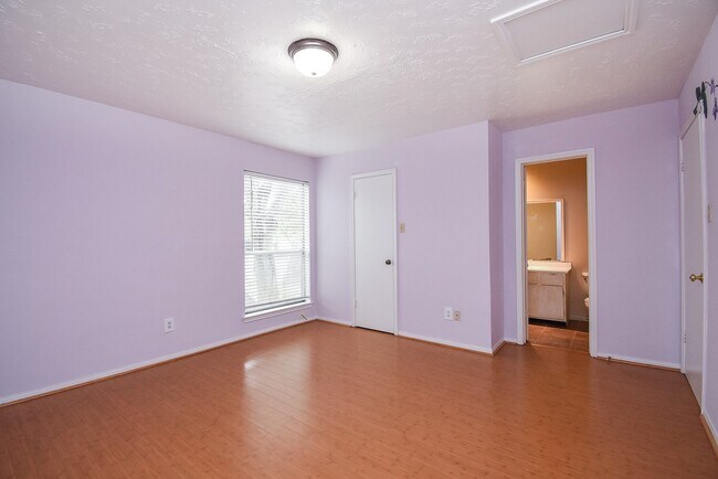 Building Photo - 7822 Greenedge Dr