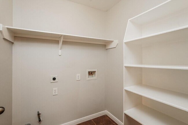 Building Photo - 20922 Neelie Ct