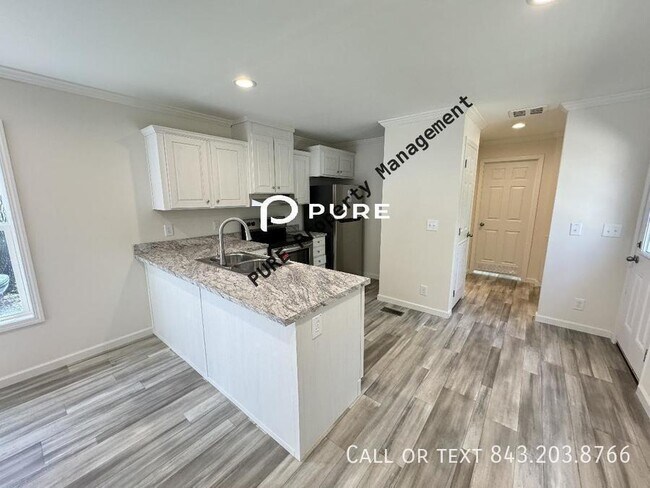 Building Photo - Mt Pleasant Homes GREAT LOCATION!!!!