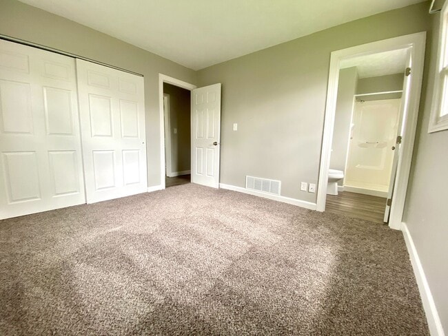 Building Photo - 2429 Bellfield St