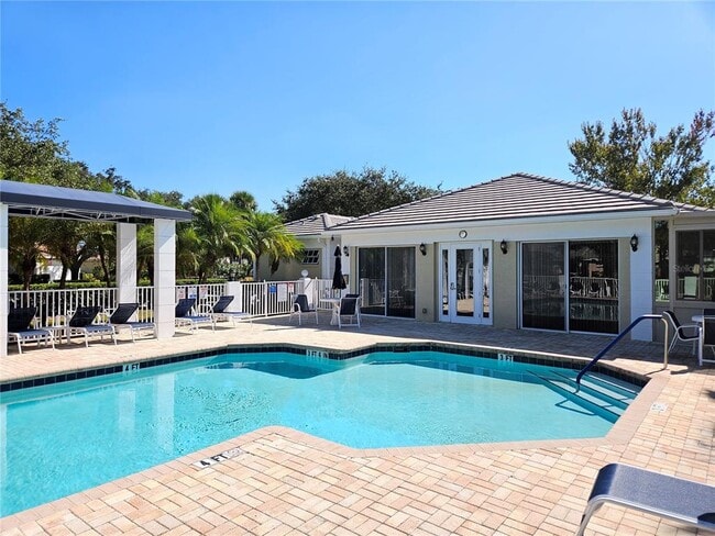 Building Photo - 835 Chalmers Dr