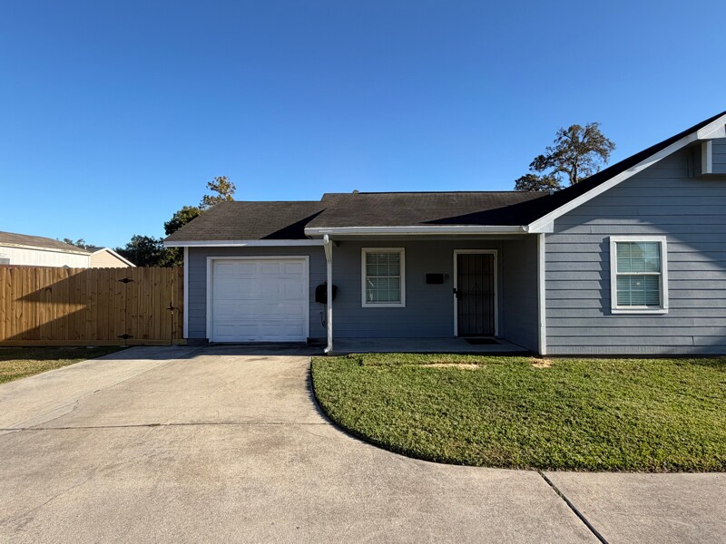 Building Photo - 2101 State Hwy 3