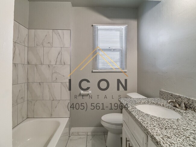 Building Photo - 2513 SW 69th St