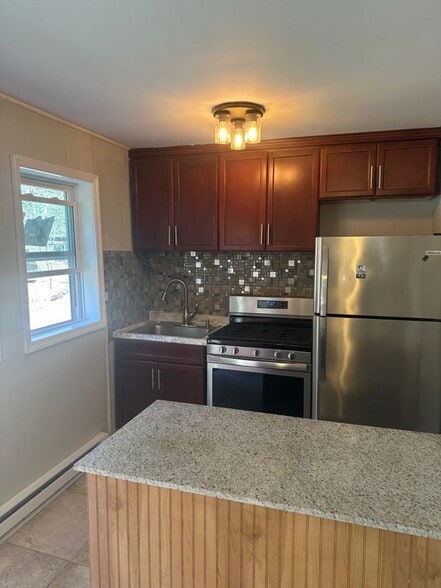 Building Photo - 49 Lowerre Ln
