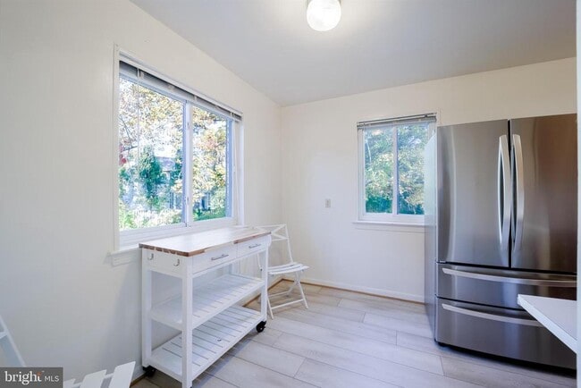 Building Photo - 5917 Rolston Rd