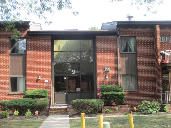 Building Photo - 9 Darian Ct