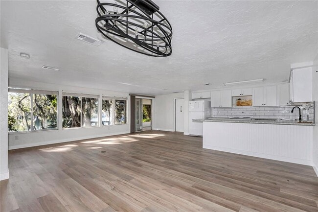 Building Photo - 11440 E Blue Cove Dr