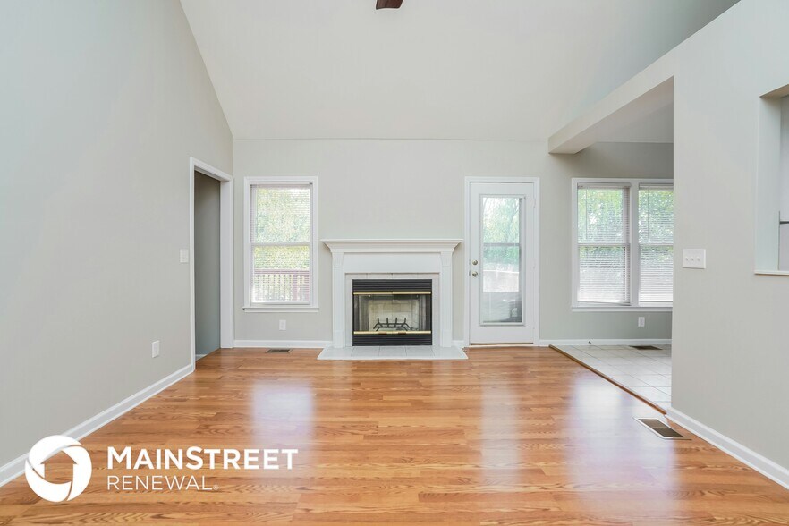 Building Photo - 5416 Roxborough Point