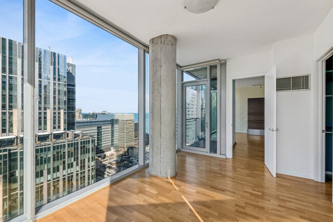 Building Photo - 600 N Fairbanks Ct