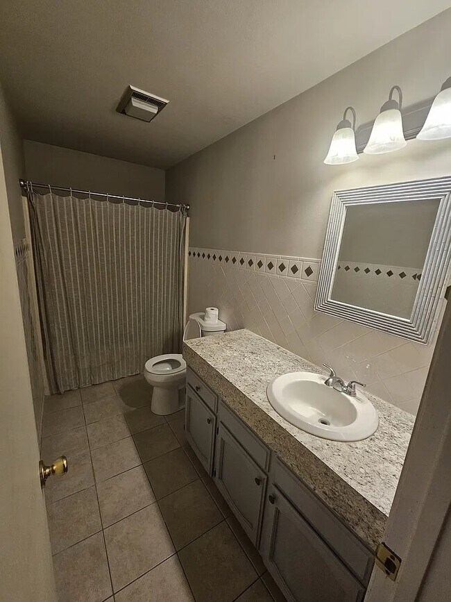 Building Photo - 27619 Gaylord South Rd