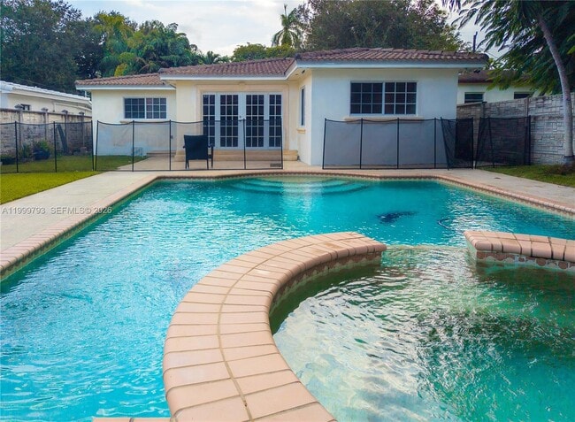 Building Photo - 5781 SW 25th St