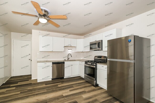 Building Photo - 760 Sherwood Dr