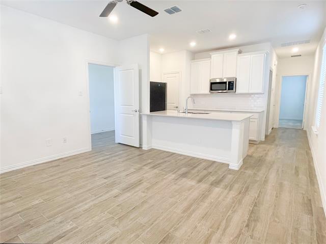 Building Photo - 14625 Little Water Dr