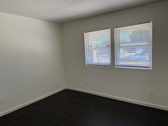 Building Photo - 2727 Recinto Ave