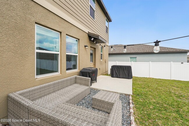 Building Photo - 2024 Hemingway Cir
