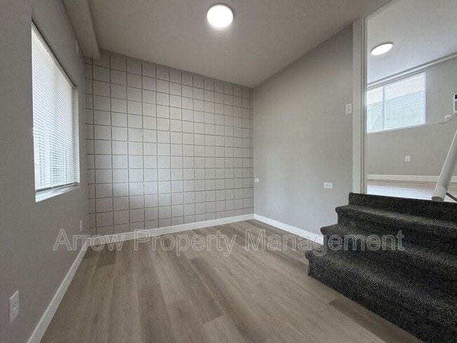 Building Photo - 877 N 26th St