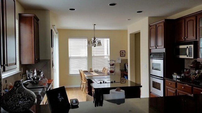 Building Photo - 10868 Trotwood Way