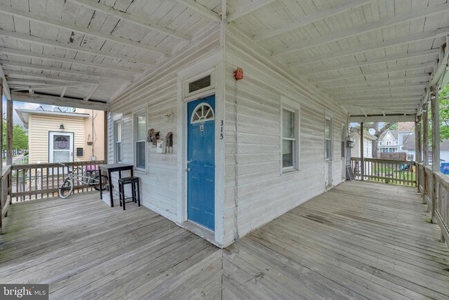 Building Photo - 315 Burlington Ave