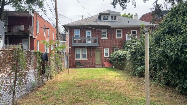Building Photo - Beautiful 3 Bedroom 1 Bathroom in Lancaste...