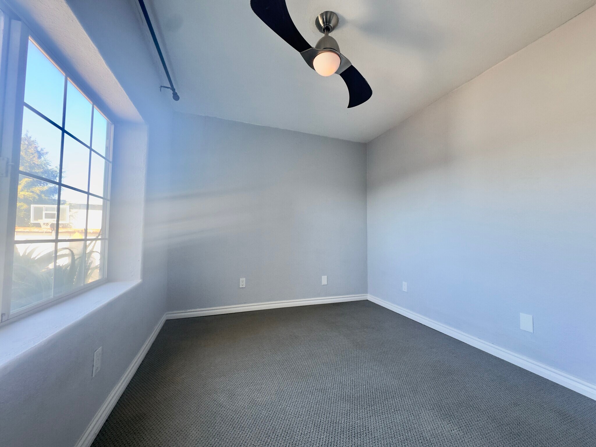 Building Photo - 8109 Ney Ave