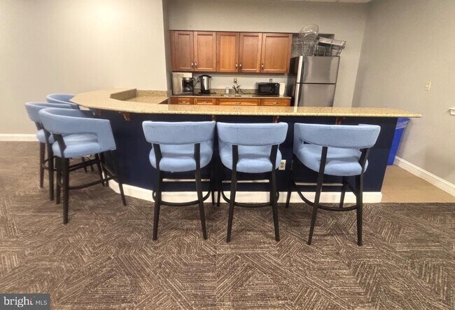 Building Photo - 1211 S Eads St