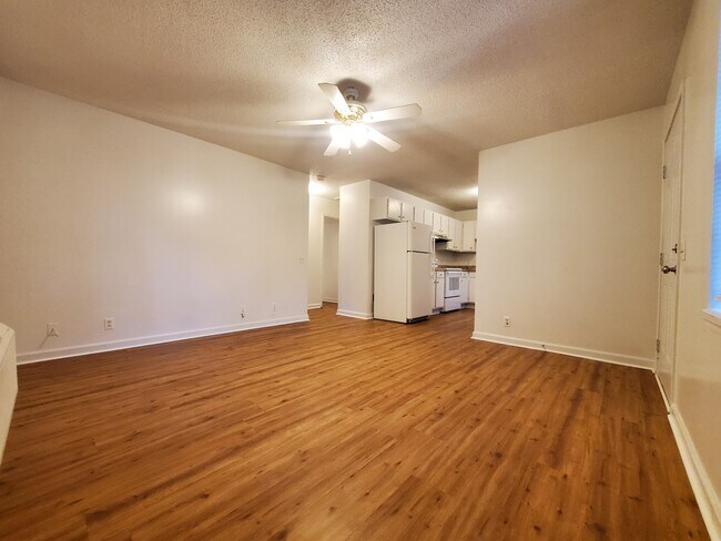 Building Photo - 67 Harry Ave