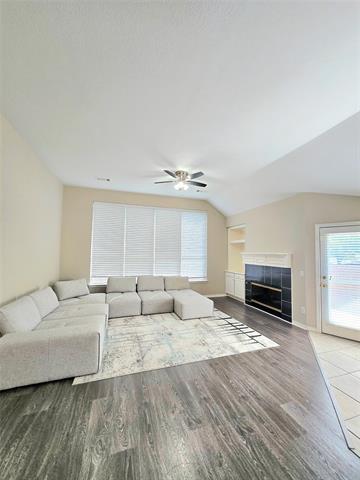Building Photo - 2733 Club Ridge Dr