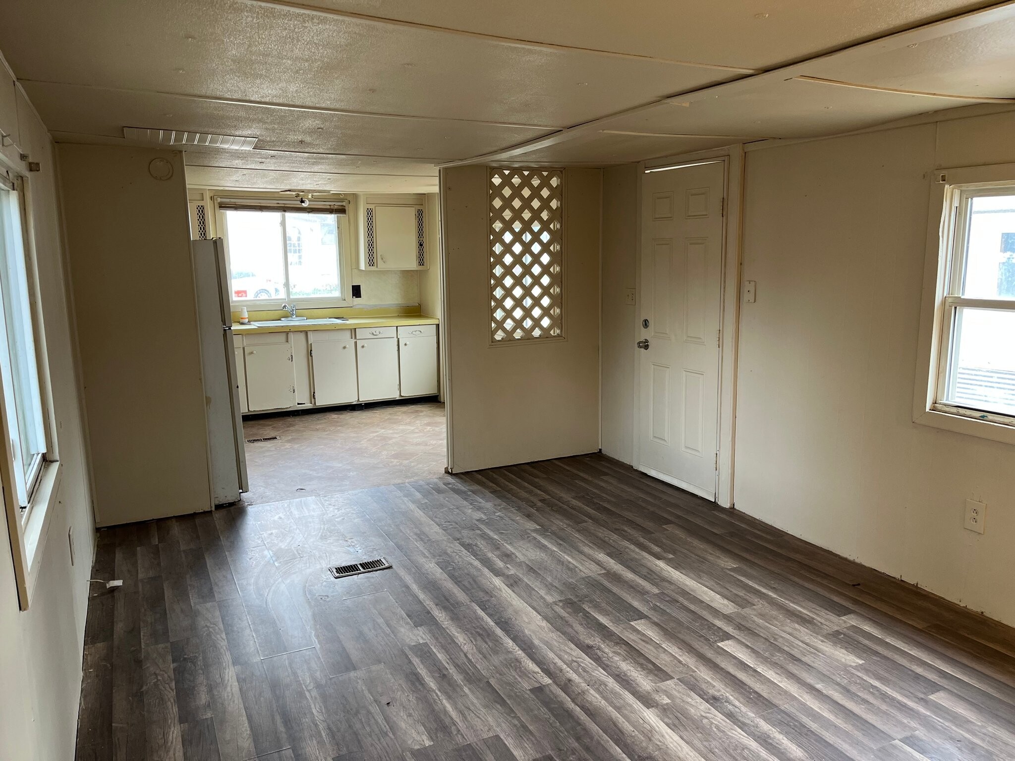 Building Photo - 1130 MT-135