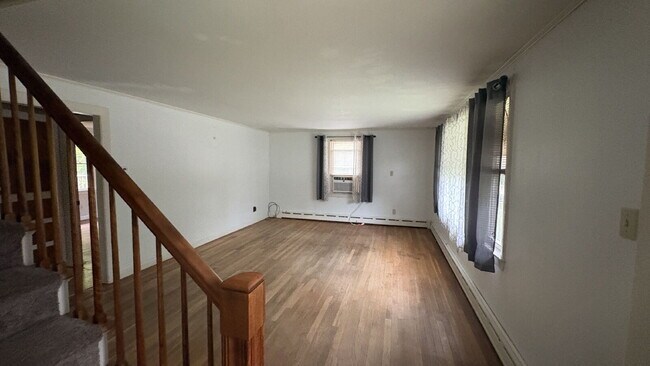 Building Photo - 153 Highland St