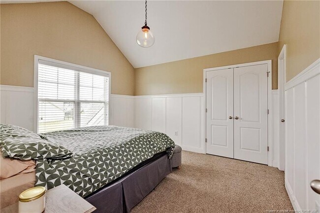 Building Photo - 1726 Bluffside Dr