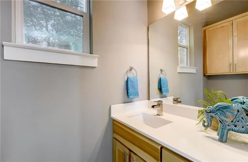 Building Photo - 800 Valdez St