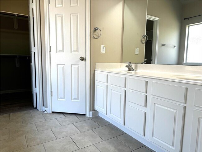 Building Photo - 12419 Blue Spruce Vale Way