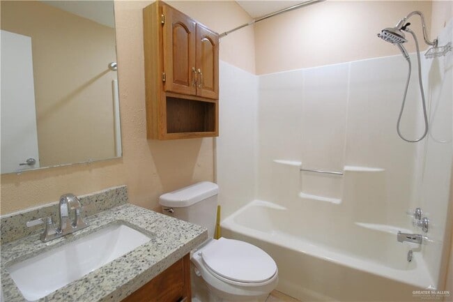 Building Photo - 1408 Circle Dr