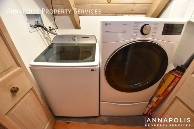 Building Photo - 1810 View Top Ct