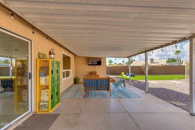 Building Photo - 4250 E Encinas Ave