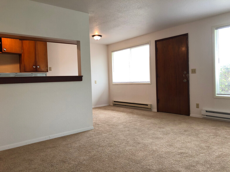 Kitchen and Dining area - 8402 E McKinley Ave