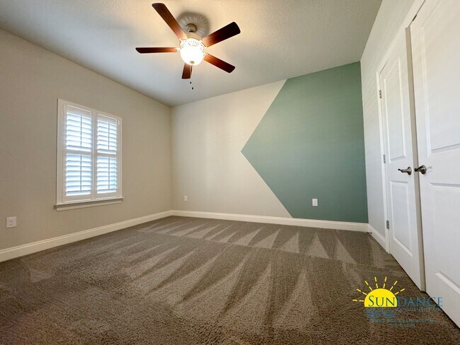 Building Photo - Exquisite 4 Bedroom Home in Navarre Near Beaches & Amenities!